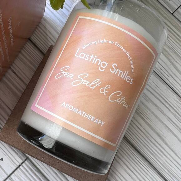 NEW Lasting Smiles Sea Salt & Citrus Aromatherapy Soy-Blend Candle 6.87 oz - Picture 4 of 10